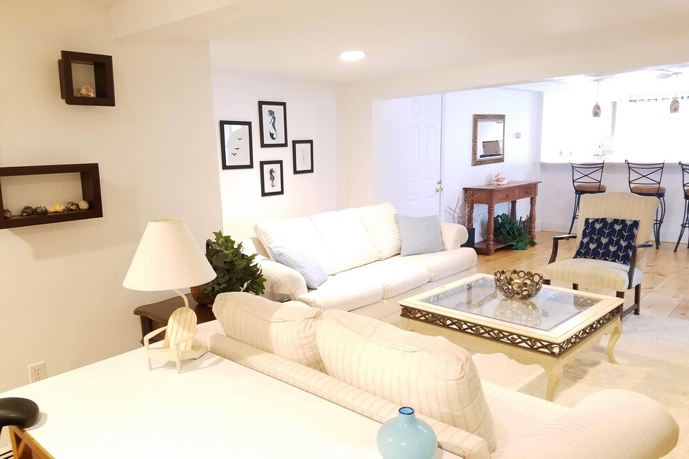 ⭐ Spacious and Bright , Very Close to Beach! ⭐