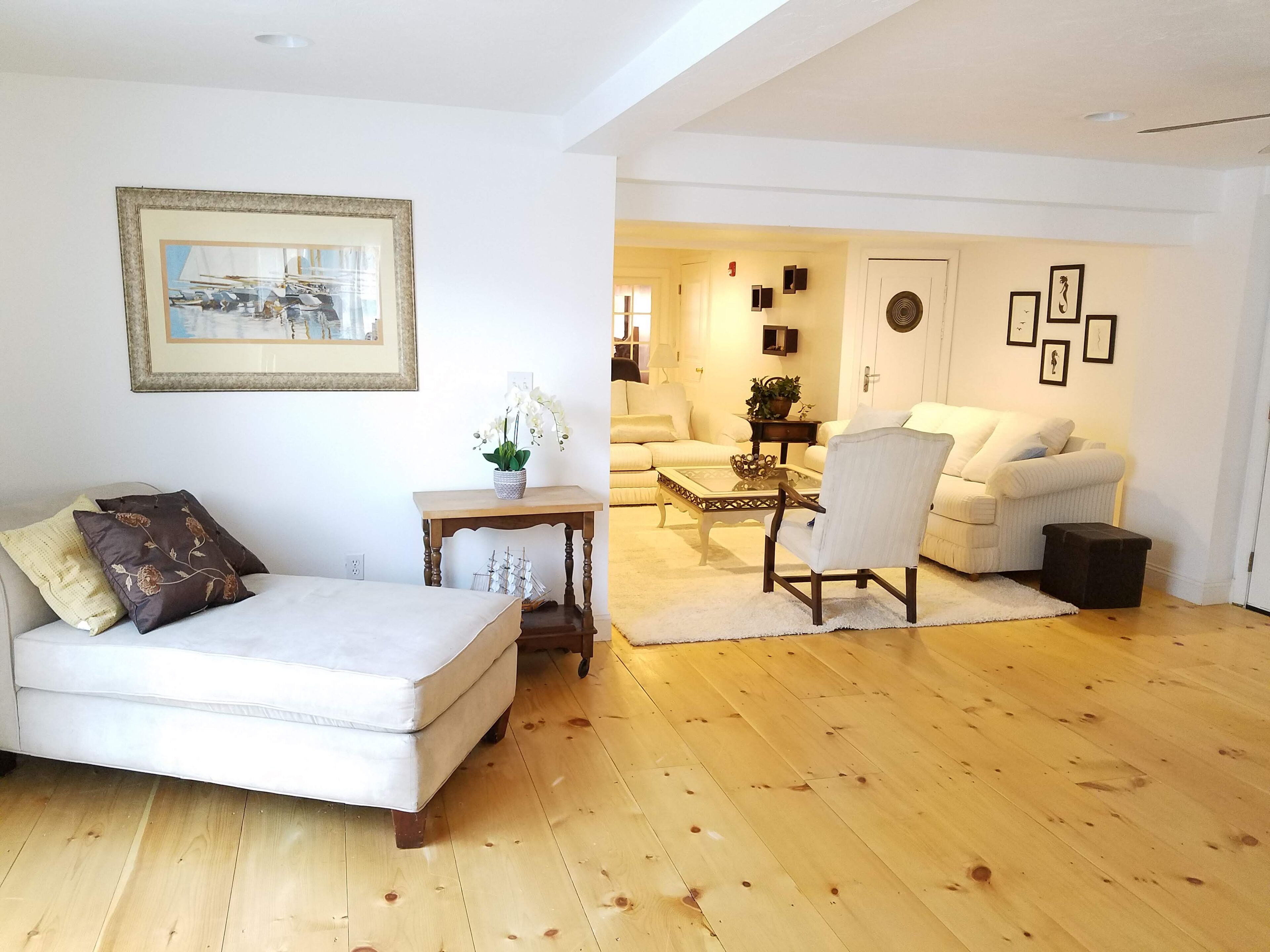 ⭐ Spacious and Bright , Very Close to Beach! ⭐