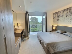1 bedroom, desk, laptop workspace, free WiFi