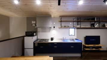 Fridge, microwave, stovetop, cookware/dishes/utensils