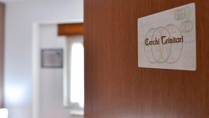 Driepersoonskamer, en-suite badkamer (Cerchi trinitari) | Een bureau, geluiddichte muren, gratis babybedden