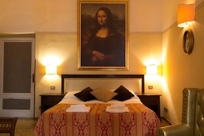 Superior Triple Room | In-room safe, desk, free WiFi, bed sheets - Tourist House Duomo (Florence)