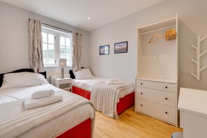 2 bedrooms, WiFi, bed sheets, wheelchair access
