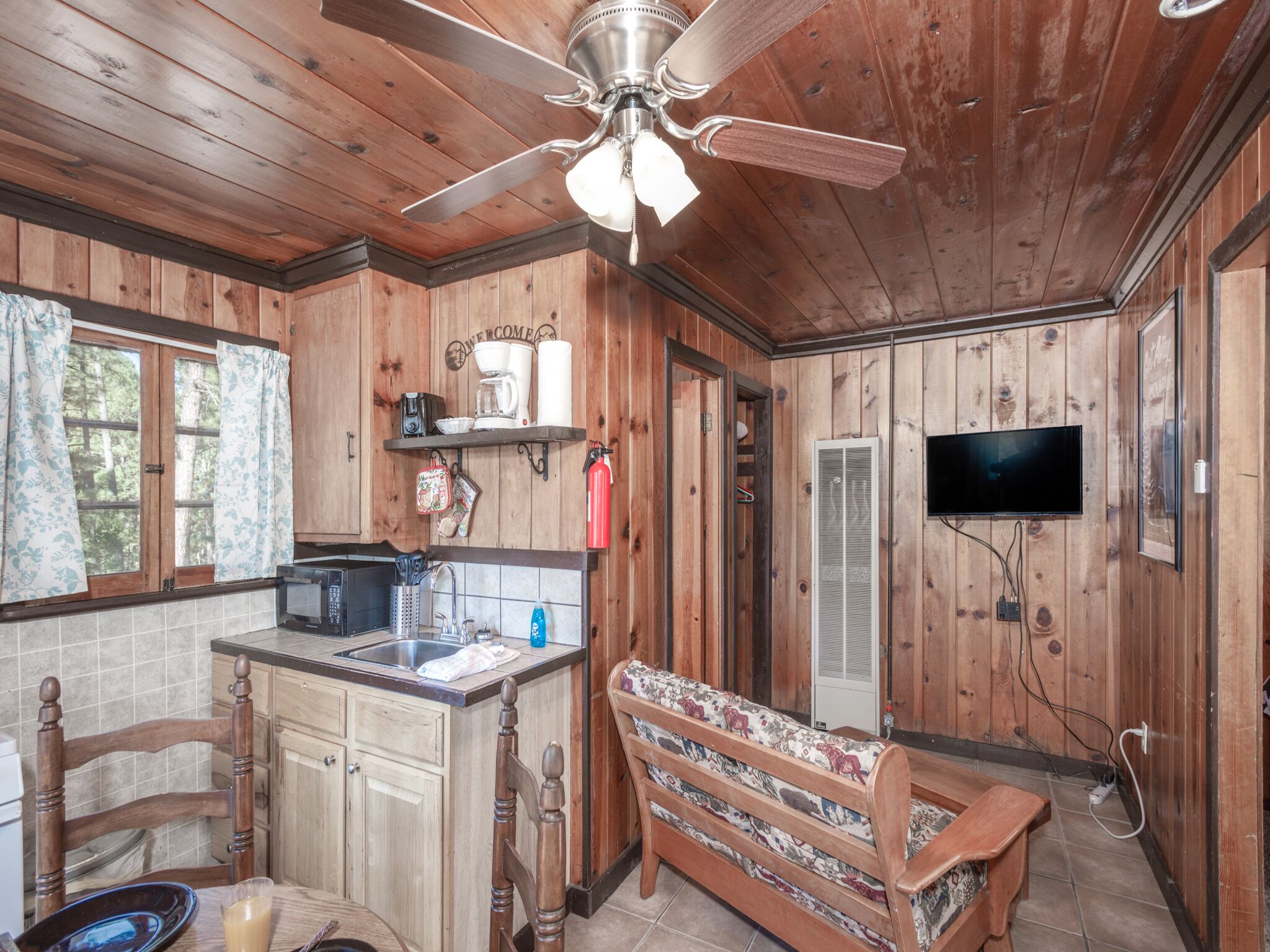 Tiny Two | Pet Friendly, Modern Amenities!