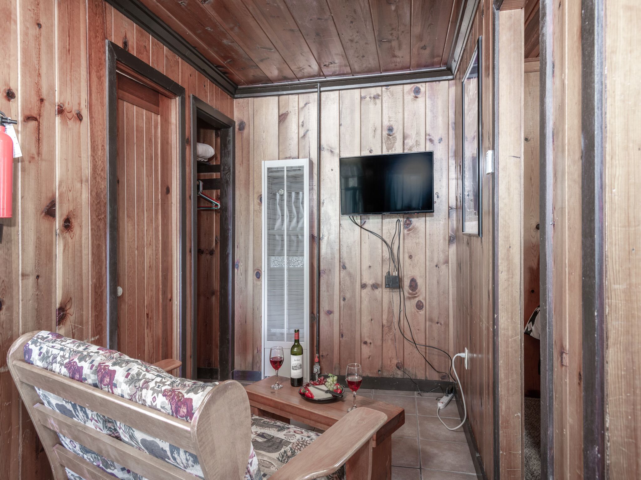 Tiny Two | Pet Friendly, Modern Amenities!