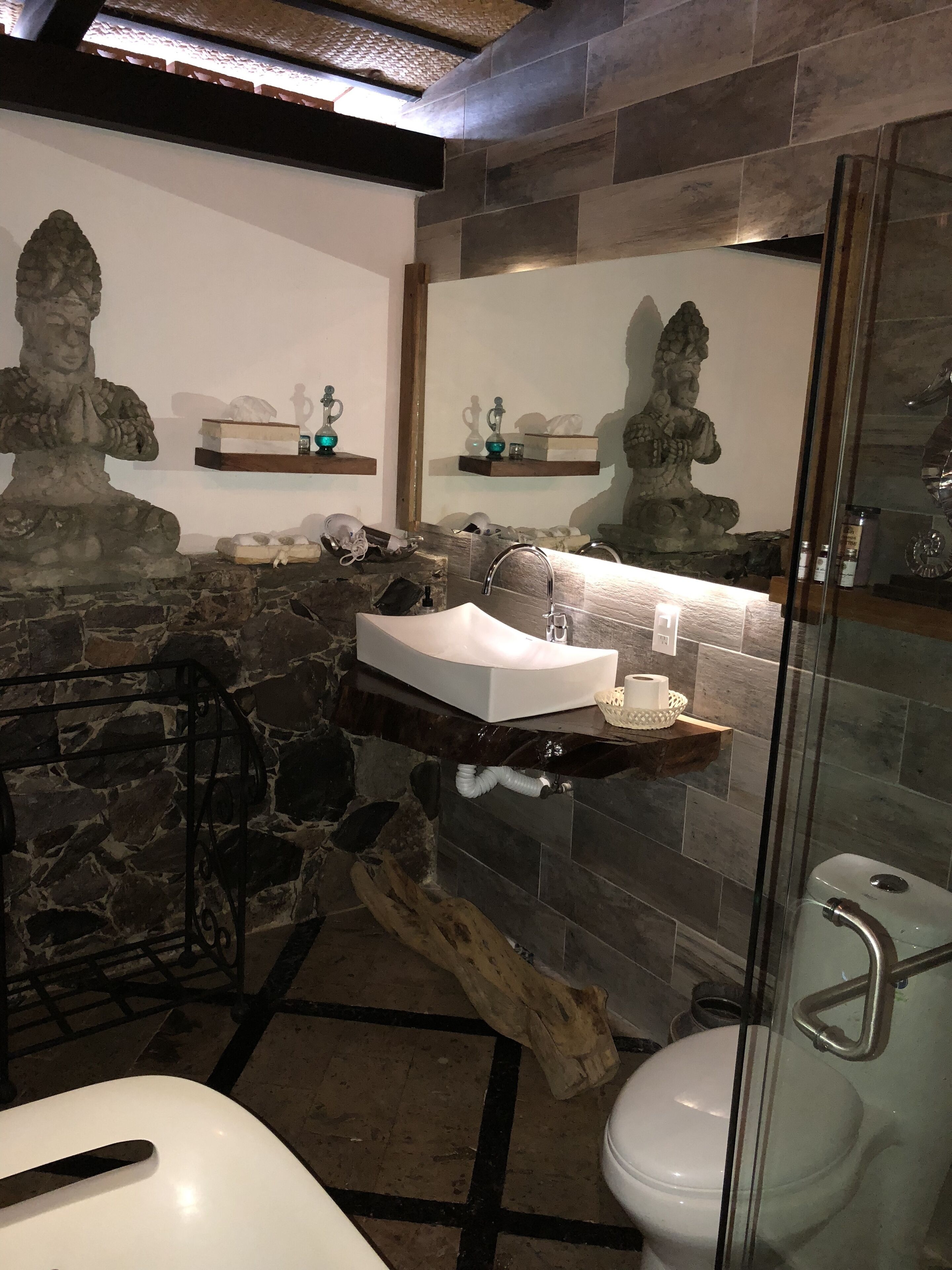 villa 3 garden views