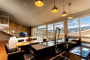 Penthouse | Private kitchen | Mini-fridge, microwave, electric kettle - Hotel Boutique Rosario Sur (La Paz)