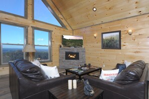 Fernseher, Kamin, Videospiele, DVD-Player