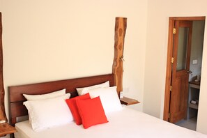 Deluxe Tek Büyük Yataklı Oda | 1 yatak odası, kaliteli yatak takımı, odada kasa 