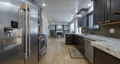 Cool Pad on 8th! Great location! NO EXTRA FEES!!!