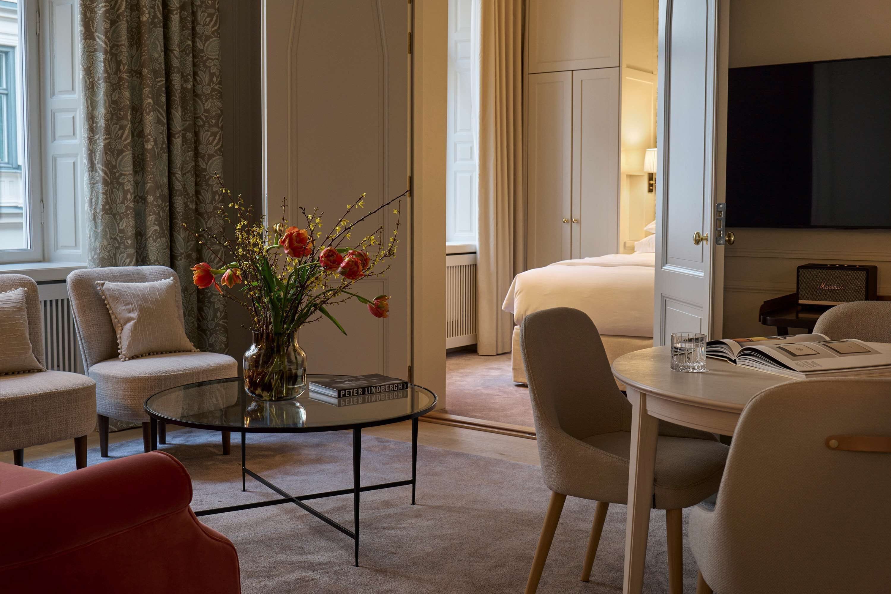 suite, 1 bedroom | premium bedding, down duvets, pillow-top beds, minibar