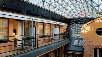 高級客房, 陽台 (Courtyard) | 高級寢具、羽絨被、舒適加層、迷你吧