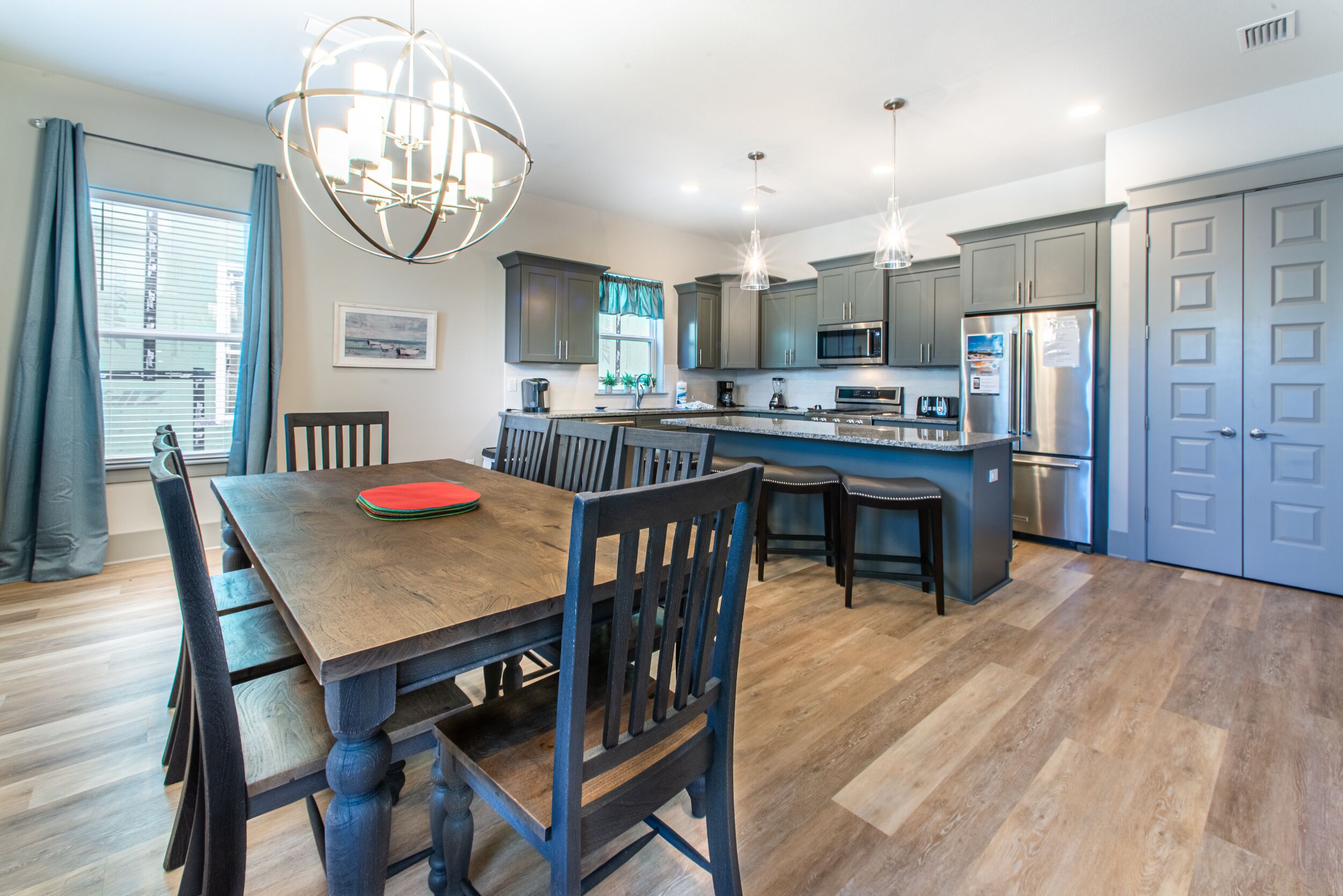 ⛱️Gorgeous Home-2 King 👑Suites-Community Pool-Snow❤️birds-5BR Our Happy Place