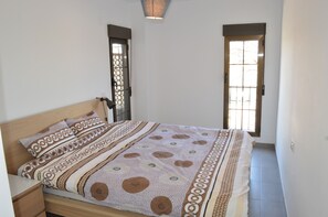 2 Schlafzimmer, Zimmersafe, Bügeleisen/Bügelbrett, kostenloses WLAN
