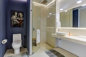 تجهيزات دش، مجففات شعر، مناشف