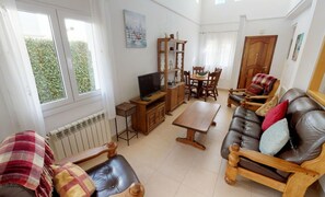 TV, books - Lovely 2 Bed villa with pool, sunny roof terrace & garden on luxury 5* Resort (Torre-Pacheco)