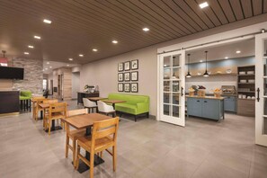 Free daily continental breakfast - Country Inn & Suites by Radisson, Oklahoma City-Bricktown, OK (Oklahoma City)