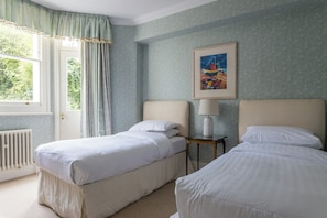 2 bedrooms, individually decorated, individually furnished - Elm Park Gardens XI by Onefinestay (London)