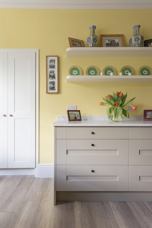 Interior - Elm Park Gardens XI by Onefinestay (London)