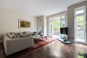 Apartment (3 Bedrooms) | Living area | TV - Hans Place II by Onefinestay (London)