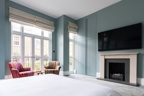 3 bedrooms, individually decorated, individually furnished, desk - Hans Place II by Onefinestay (London)