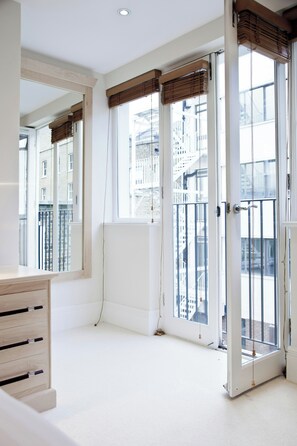 Apartment (2 Bedrooms) | Interior - John's Mews by Onefinestay (London)