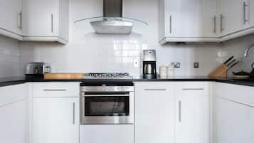 Apartment (2 Bedrooms) | Private kitchen