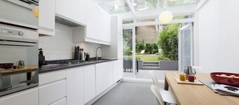 Ossington Street by Onefinestay
