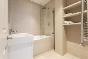 Bathroom - Ossington Street by Onefinestay (London)