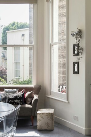 公寓 (1 Bedroom) | 起居區 | 電視