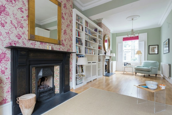 Apartment (4 Bedrooms) | Interior - Remington Street by Onefinestay (London)