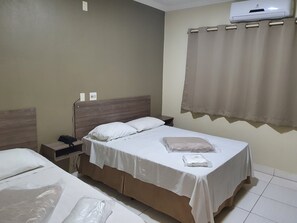 Standard-Doppel- oder -Zweibettzimmer