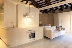 1 chambre, fer et planche à repasser, Wi-Fi gratuit, draps fournis