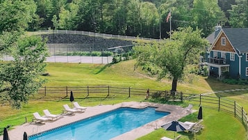Piscina externa sazonal