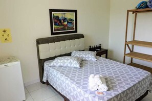 Doppia Standard | Minibar, tende oscuranti, ferro/asse da stiro, Wi-Fi gratuito