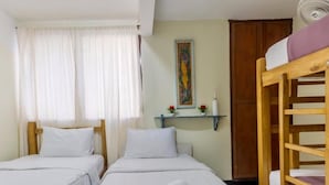 Quadruple Room | WiFi (free), bed sheets - Hotel Casa Telma (Santa Marta)