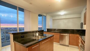 Unclassified image, 3 of 78, button - Downtown Miami Large Penthouse Condo (Miami)