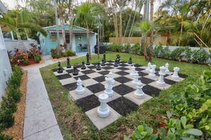 Property grounds - Billy Goat Franks`s Key West Experience (Wilton Manors)
