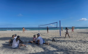 Beach - Largo Frank`s Key West Experience (Wilton Manors)
