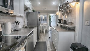 Private kitchen - Boca Chica Frank`s Key West Experience (Wilton Manors)