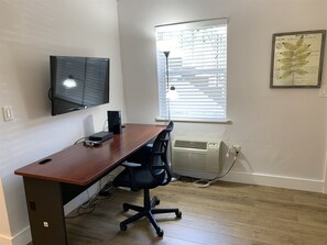 1 bedroom, desk, free WiFi