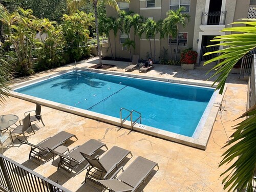Cozy Coconut Grove Studio