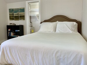 1 bedroom, desk, free WiFi