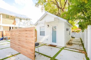 Exterior - Miami Guest Cottage w/ Private Pool + Porch (Miami)