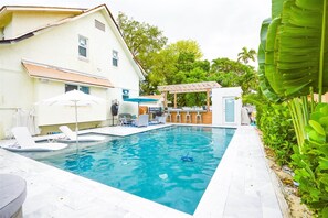 House | Pool