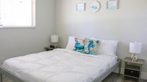House | 3 bedrooms, desk, free WiFi