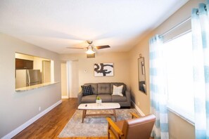 บ้านพัก | ห้องนั่งเล่น | ทีวี