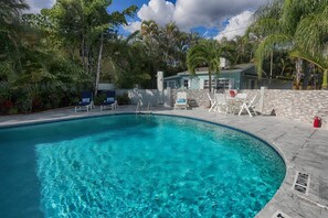 Outdoor pool, a heated pool - Sugarloaf Frank`s Key West Experience (Wilton Manors)