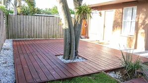 Property grounds - Red Deck Manors (Wilton Manors)