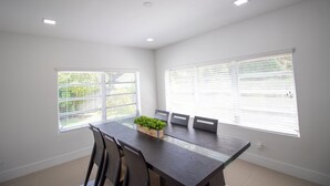 Dishwasher, cookware/dishes/utensils - Like New Miami Springs Family Home (Miami Springs)